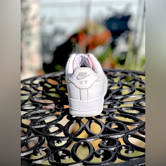 Nike — White x Pink Customized Air Force 1s - Picture 5 of 7